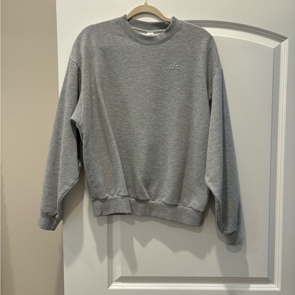 ALO Yoga Women's Gray Crewneck Top - Picture 1 of 3